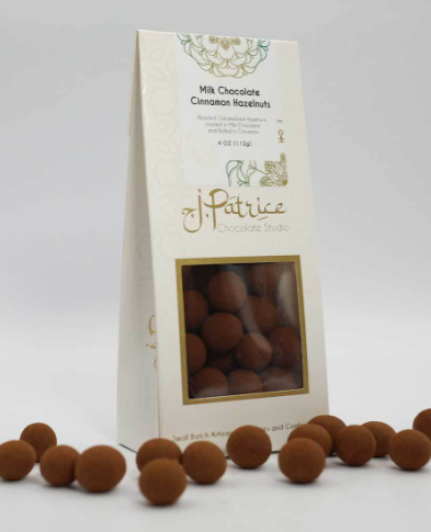 Milk chocolate cinnamon-flavored hazelnuts
